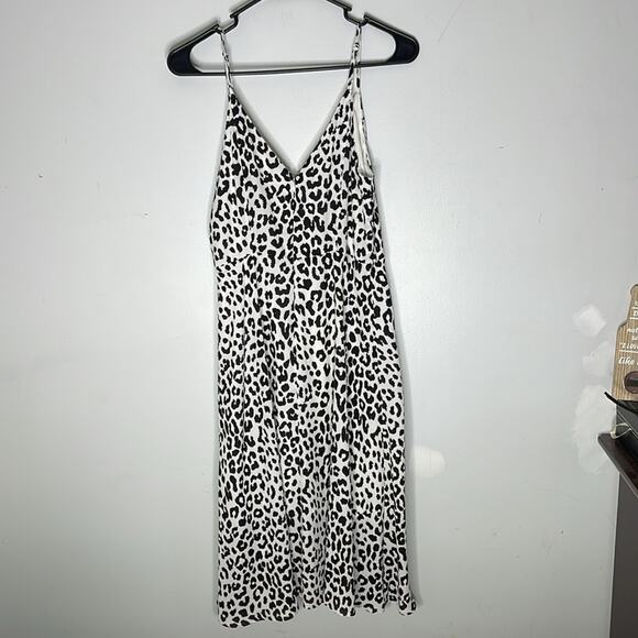 EXPRESS Polyester White and Black Leopard Print Faux Wrap Lined Sleeveless Dress - Picture 7 of 7